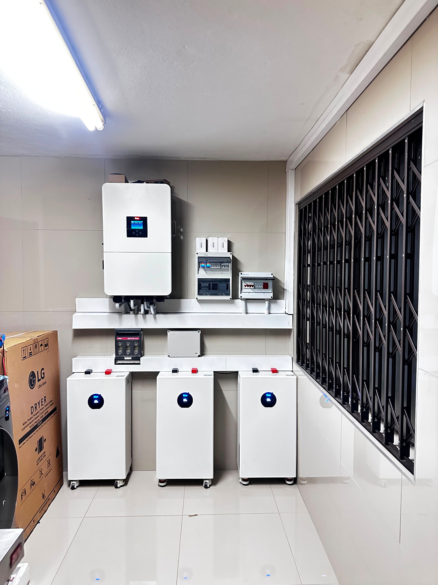 Deye inverter with three lithium battery bank backup system